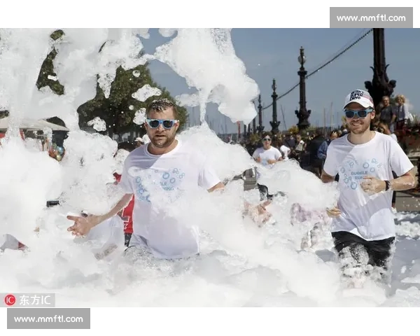 游泳比赛中的竞技精神与技术突破：探索水中速度的极限挑战
