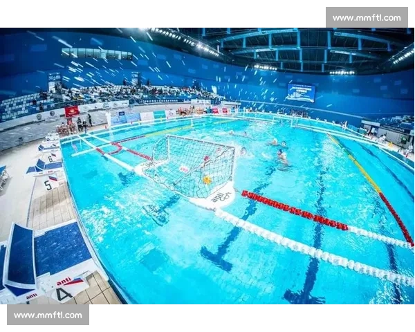 水下视角全景记录激烈水球比赛精彩瞬间解密
